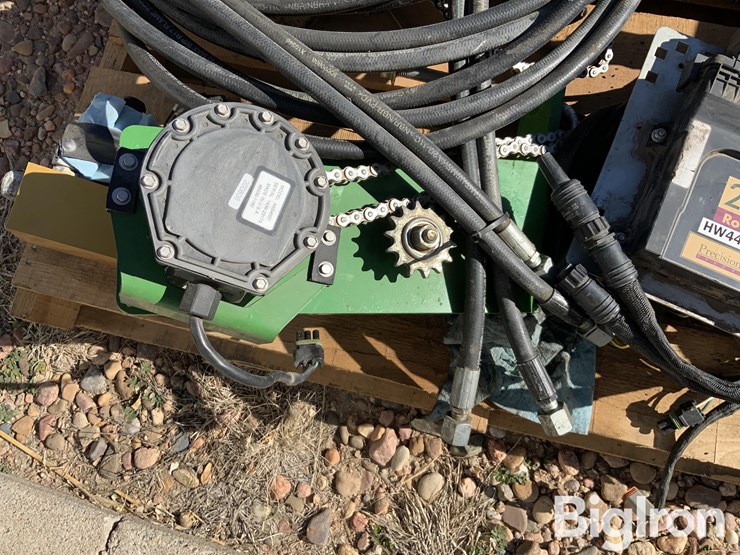 john-deere-16-image-11