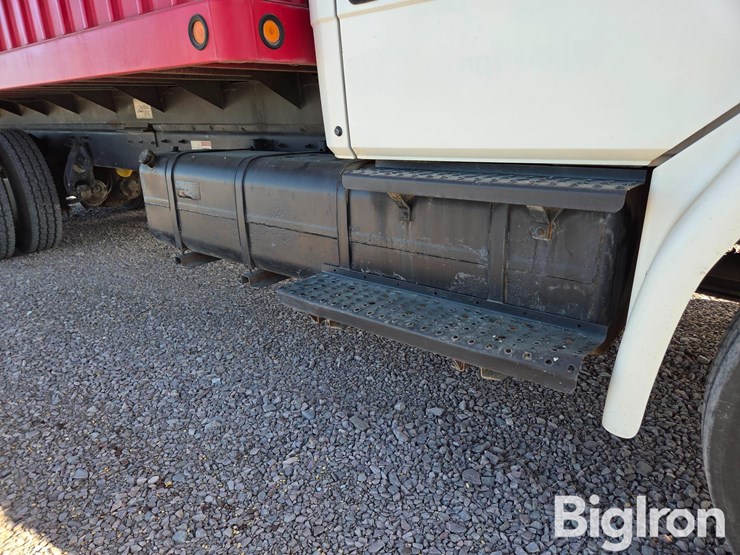 2003-freightliner-fl80-image-20