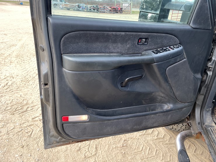 chevrolet-silverado-1500hd-image-45