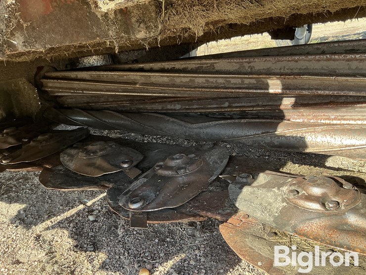 hesston-9260-image-17