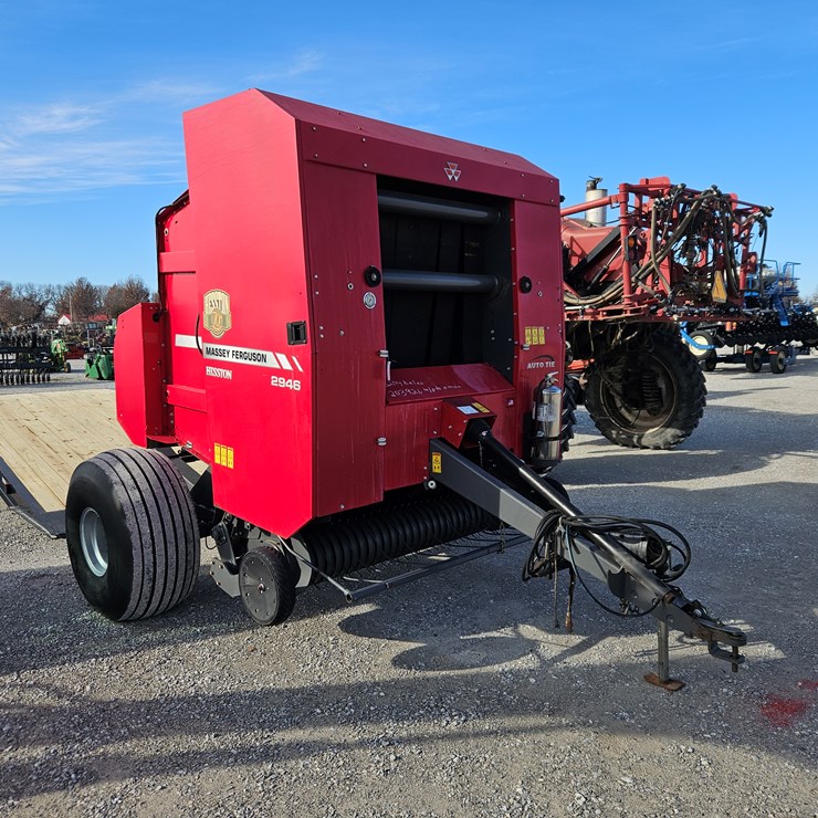 MASSEY-FERGUSON 2946