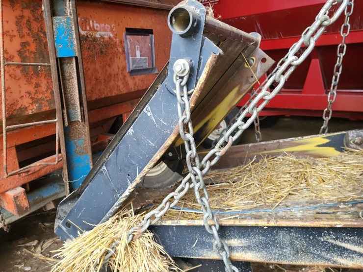 1997-new-holland-590-image-15