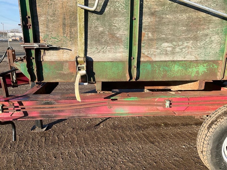 #2300-•-sawdust-trailer-image-15