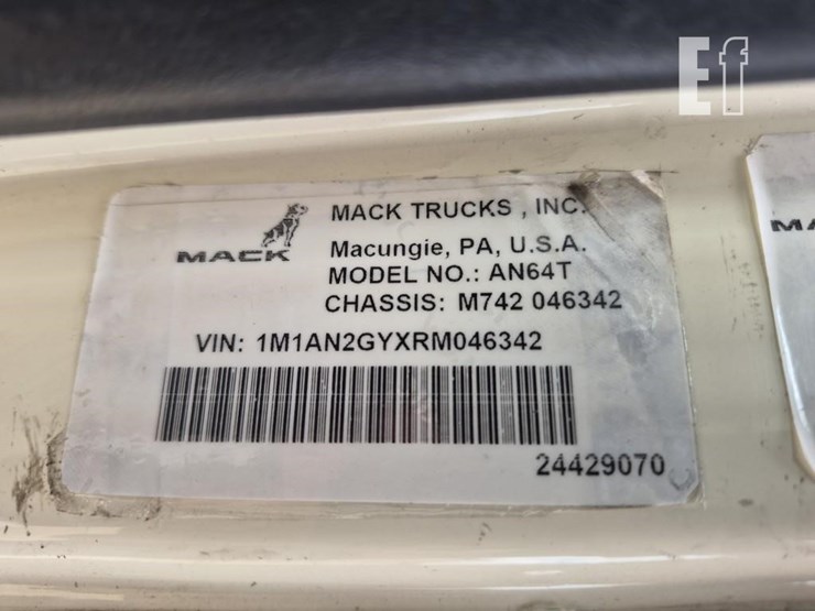 2024-mack-anthem-64t-image-14