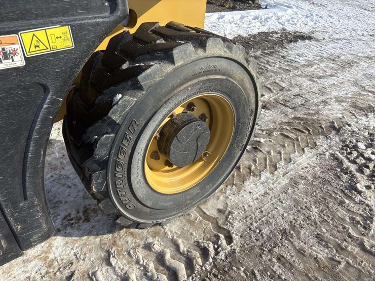 2019-caterpillar-255-image-9