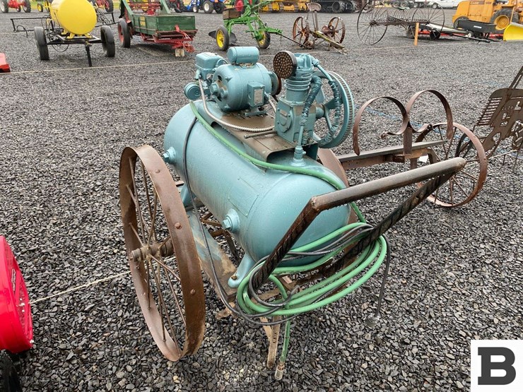 squared-company-dhg-x-portable-air-compressor-image-3