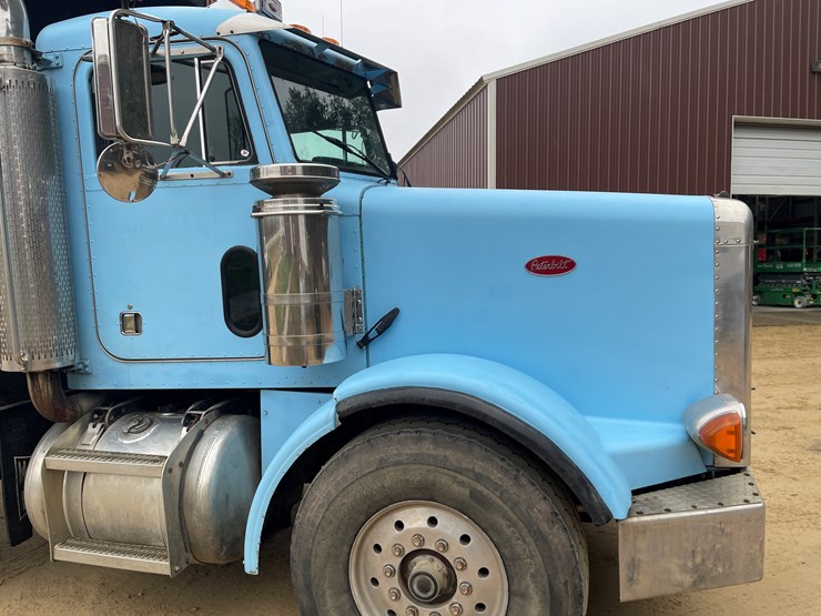 peterbilt-357-image-15