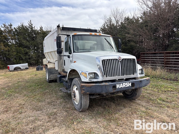 international-7400-image-3