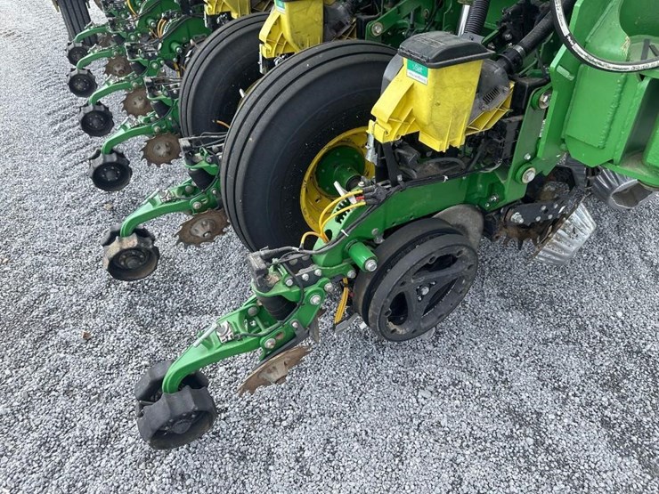 john-deere-1790-image-17
