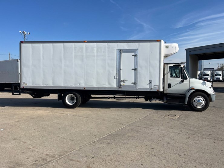 2018-international-durastar-4300-image-4