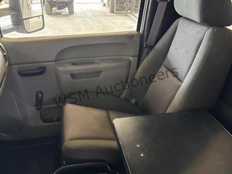 chevrolet-silverado-3500hd-image-25