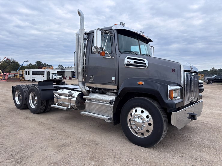western-star-4700-image-2