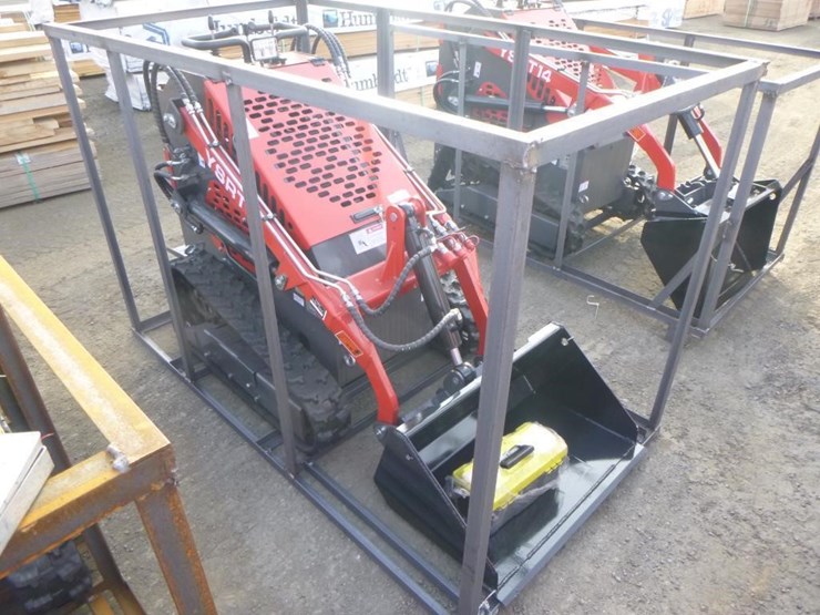 2025-agt-ysrt14-skid-steer-track-loader-image-2