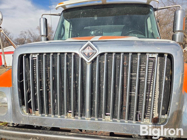 international-7400-image-13