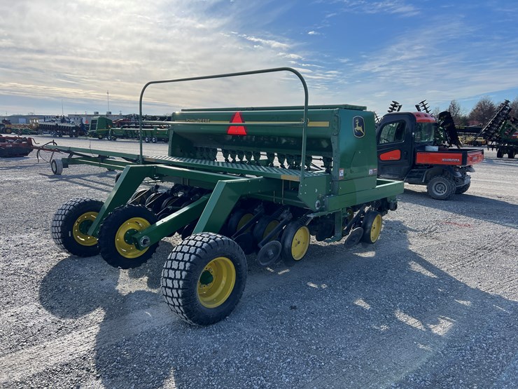 john-deere-750-image-9