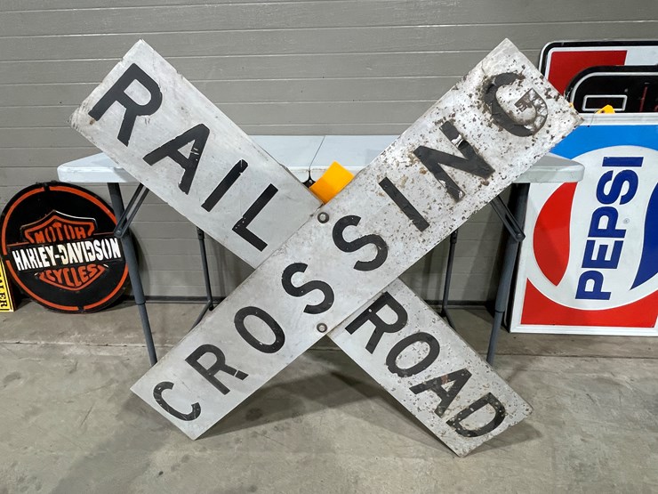 #7883-•-metal-railroad-crossing-sign-image-1