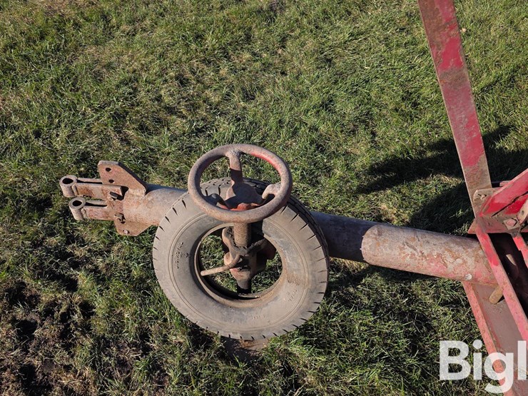 new-holland-77-image-9