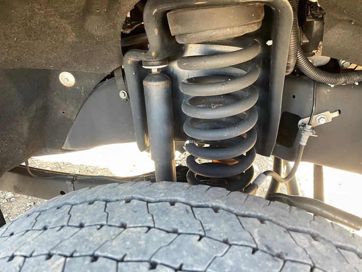 2010-ford-f550-image-10