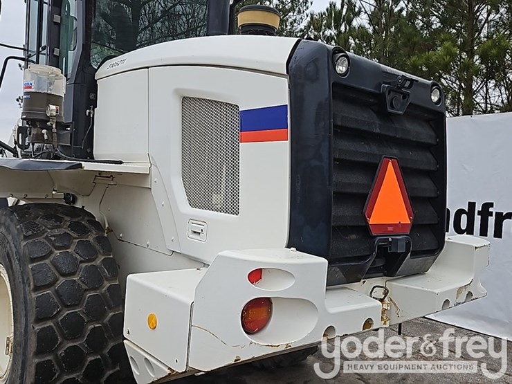 2014-caterpillar-930k-image-23