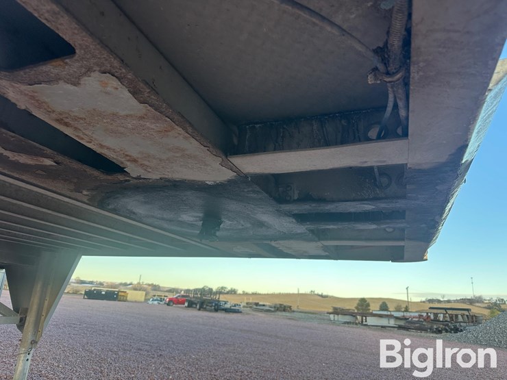 2019-eby-livestock-trailer-image-10