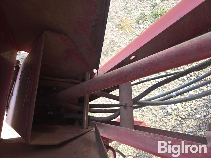 new-holland-688-image-13