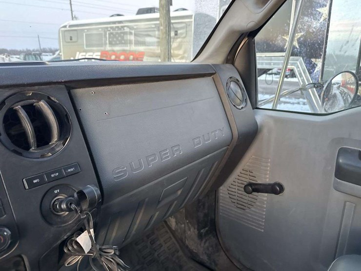 2011-ford-f650-image-21