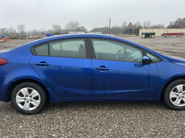 #2051-•-2017-kia-forte*-image-6