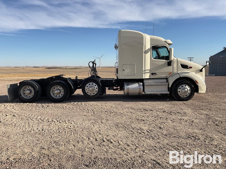2020-peterbilt-579-image-4