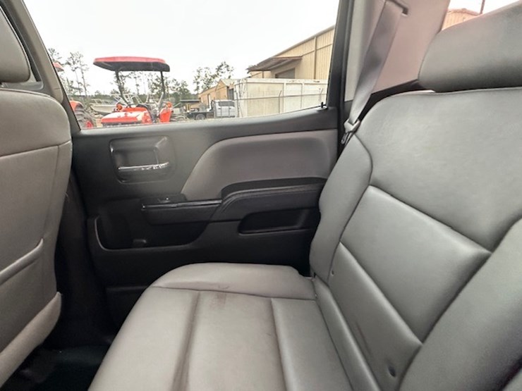 2016-chevrolet-2500-image-26