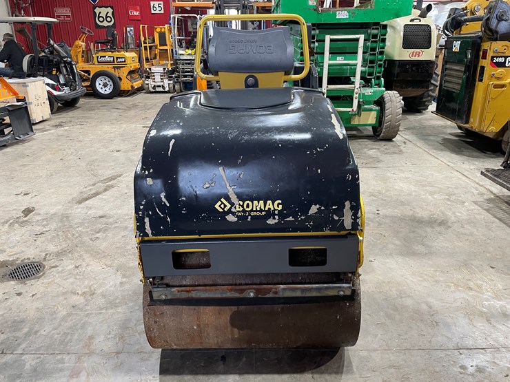 2014-bomag-bw900-50-image-2