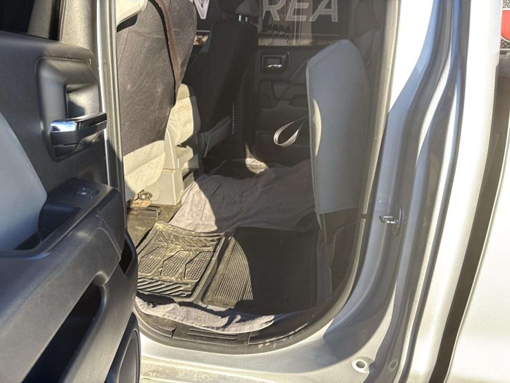 2017-chevrolet-1500-image-14