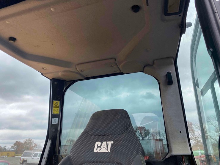 caterpillar-307.5-image-37