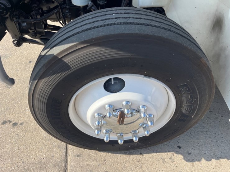 2019-international-durastar-4300-image-12