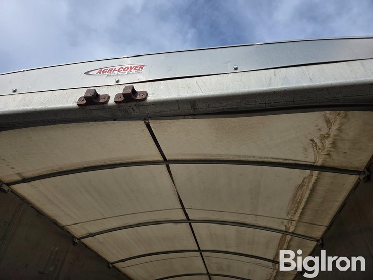 international-7400-image-17