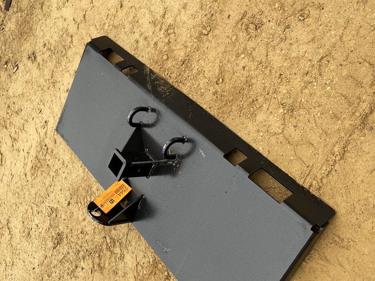 #2545-•-new-pinnacle-heavy-duty-do-all-receiver-hitch-skid-steer-plate-with-chain-hooks-image-9