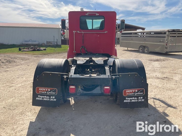 2004-peterbilt-330-image-6