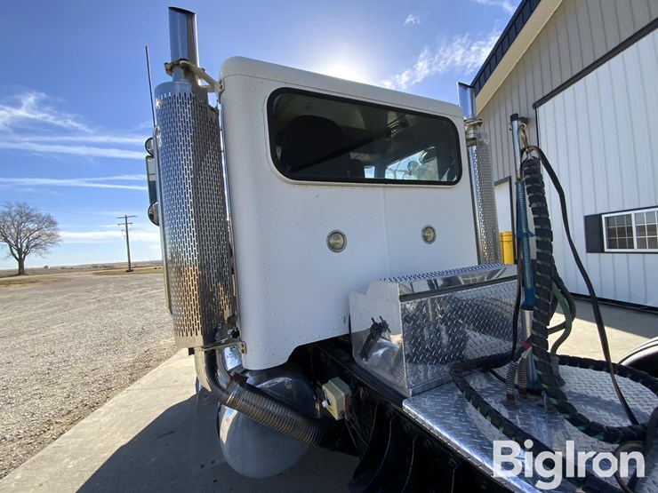 2006-peterbilt-379-image-11