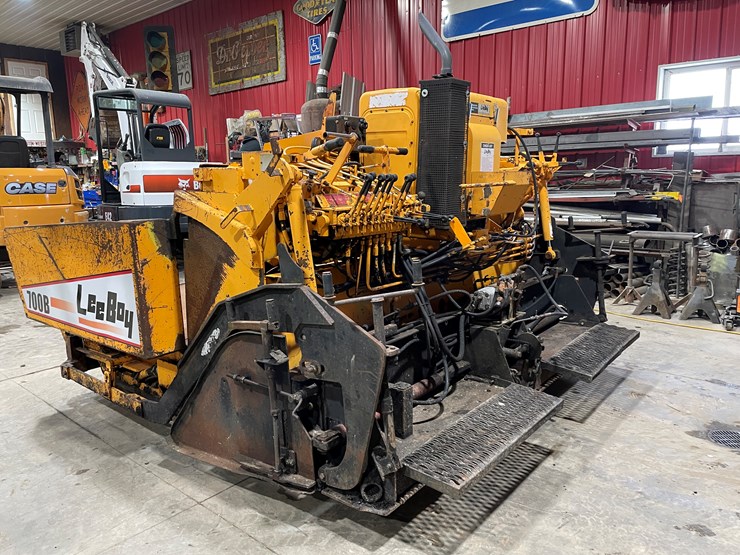 #7469-•-2002-l700-st-leeboy-asphalt-paver-image-7