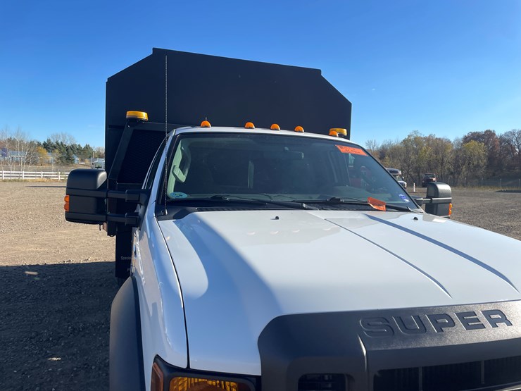 2010-ford-f550-image-7