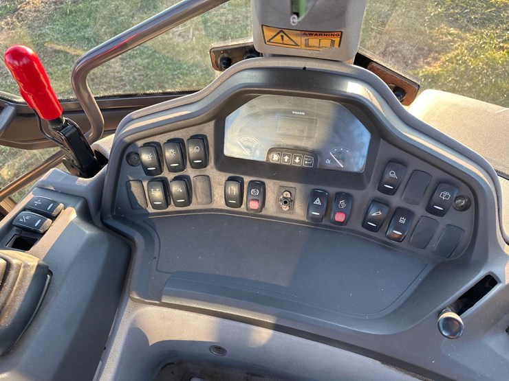 volvo-bl70b-image-24