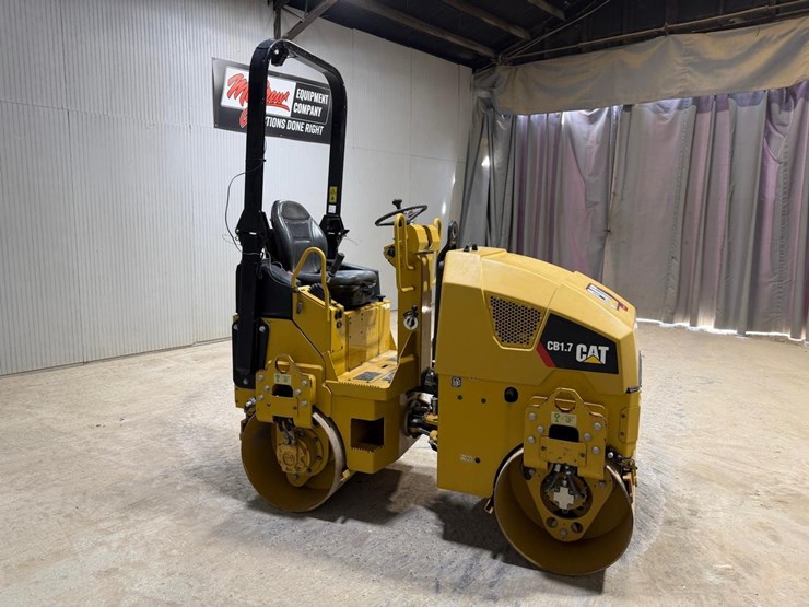 2019-caterpillar-cb1.7-image-6