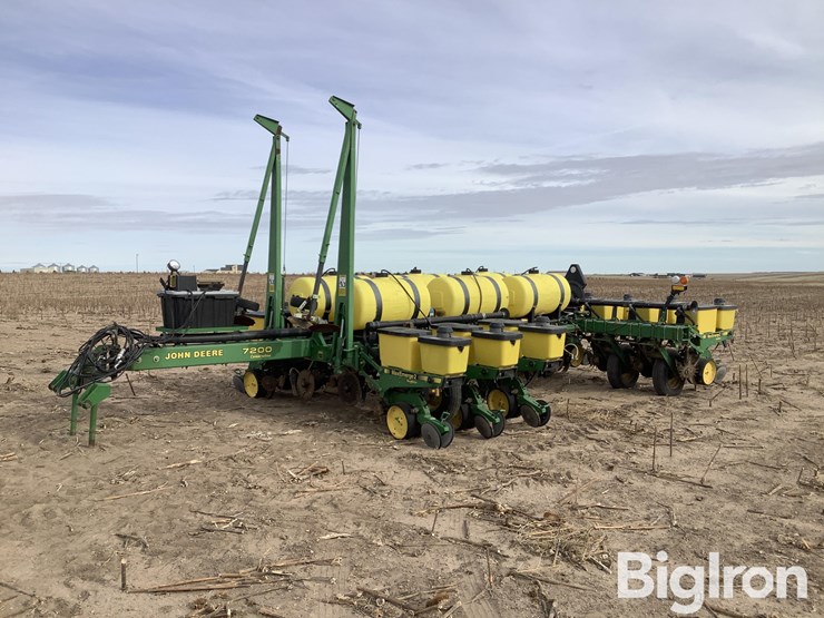 john-deere-7200-image-1