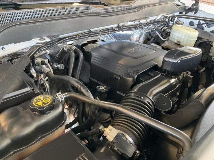 2015-chevrolet-silverado-2500-image-15