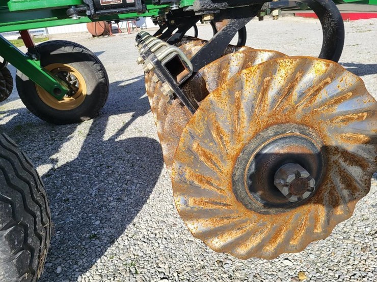 2022-great-plains-1000tm-image-34