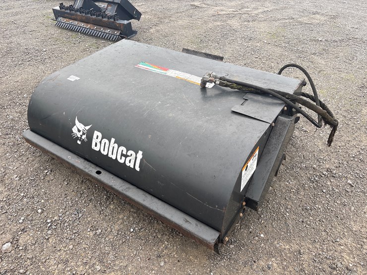#29732-•-2012-bobcat-60"-sweeper-bucket-image-1
