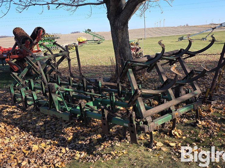 john-deere-18-image-1