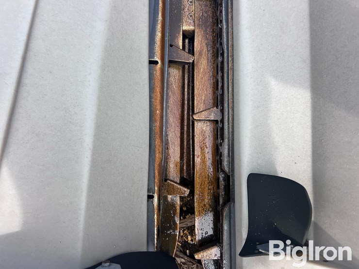 2010-gleaner-gl3000-6-6r30”-corn-head-image-14