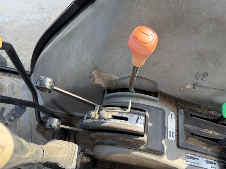 new-holland-3930-image-28