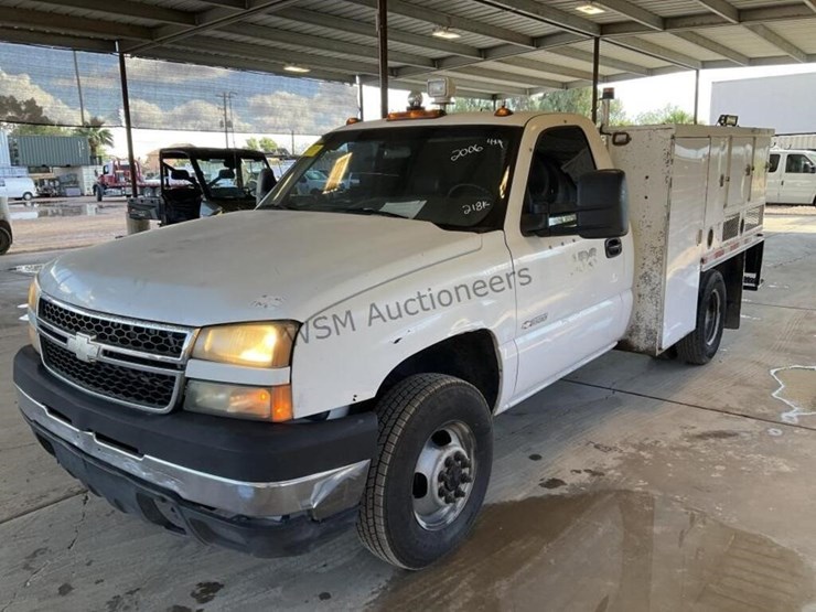 2006-chevrolet-silverado-3500-image-4