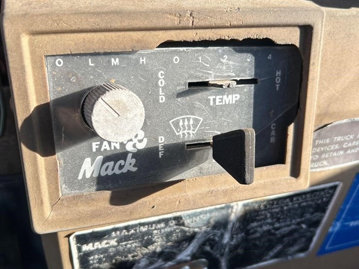 1981-caterpillar-3208-image-58